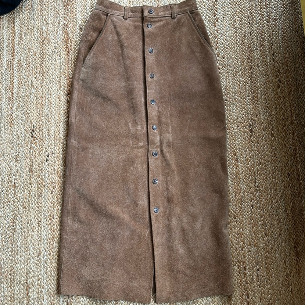 Ralph Lauren gorgeous 90s suede skirt!! Size 6 (fits like a 4)